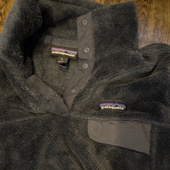 Patagonia Black Fleece Pullover Sweatshirt - Picture 2 of 4